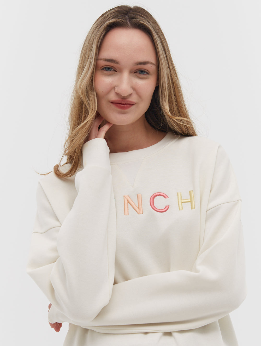 Daijah Chest Logo Crewneck -